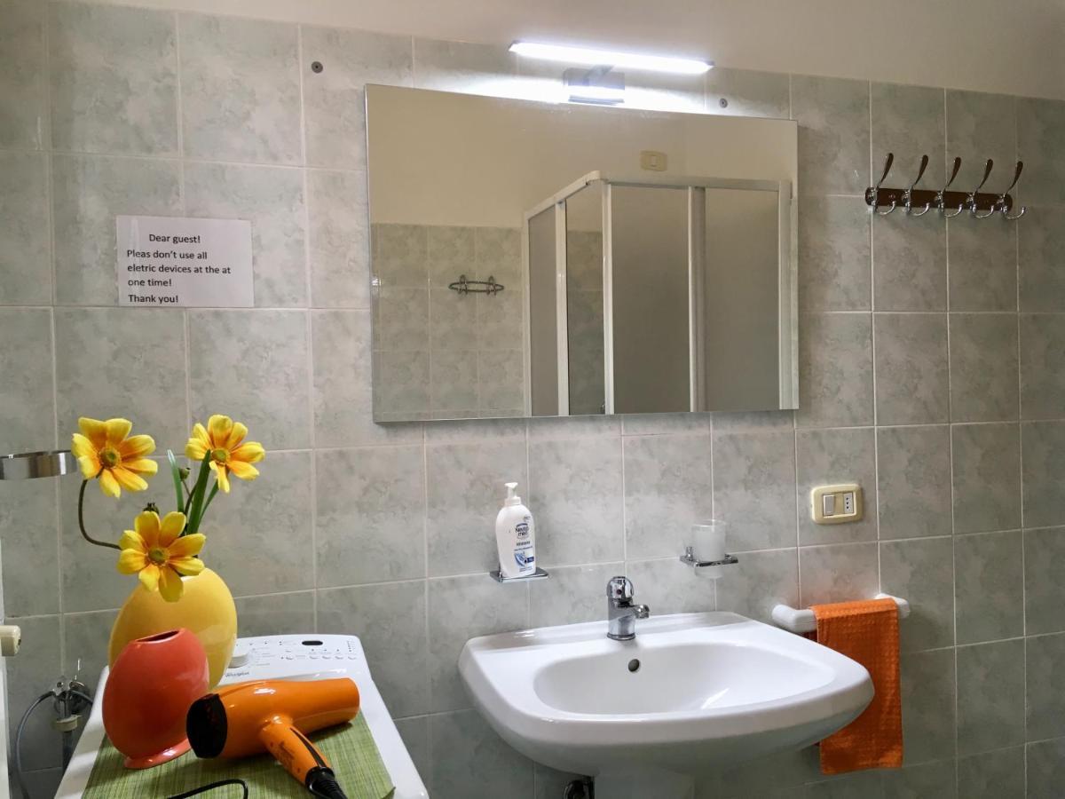 Апартаменты Irina'S House With View On Like And Swimming Pool Рива-ди-Сольто Экстерьер фото